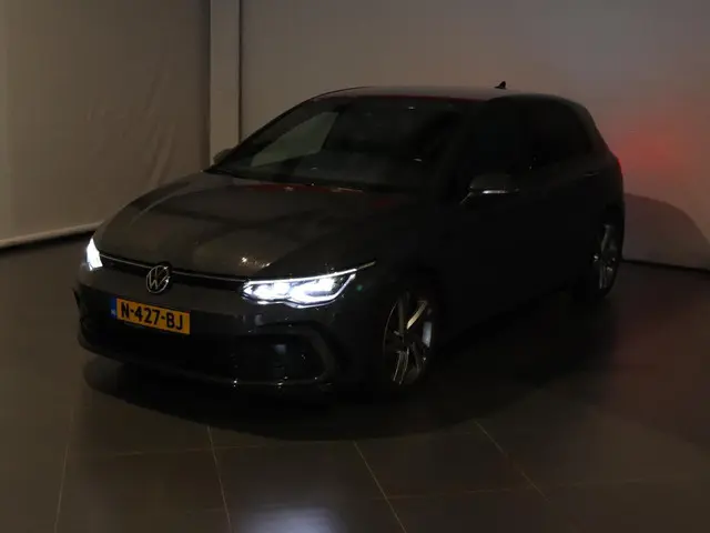 Volkswagen Golf 1.5 eTSI R-Line 2021 Benzine 38