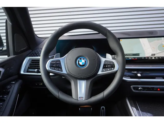 BMW X5 xDrive50e 2025 Hybride Benzine 7