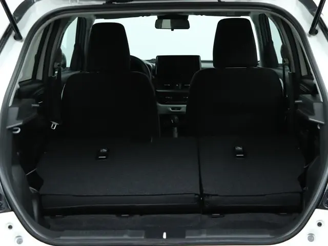 Suzuki Swift 1.2 Style Smart Hybrid 2025 Benzine 25