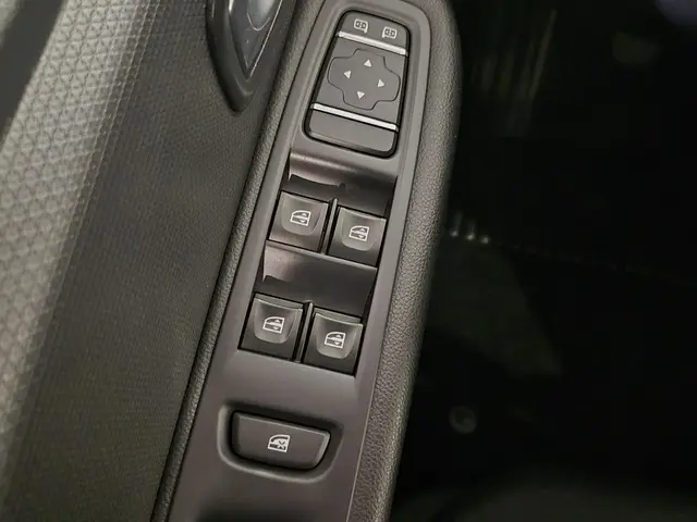 Renault Clio Estate TCe 90PK Limited 2019 Benzine 18