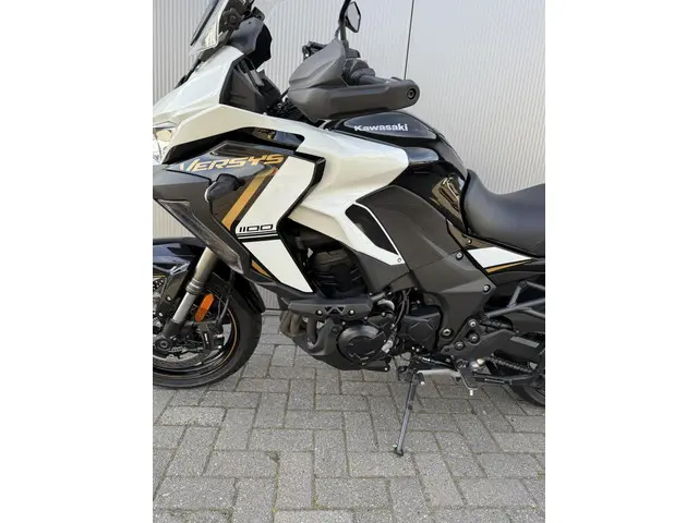Kawasaki Versys 1100 SE 2025 Benzine 12