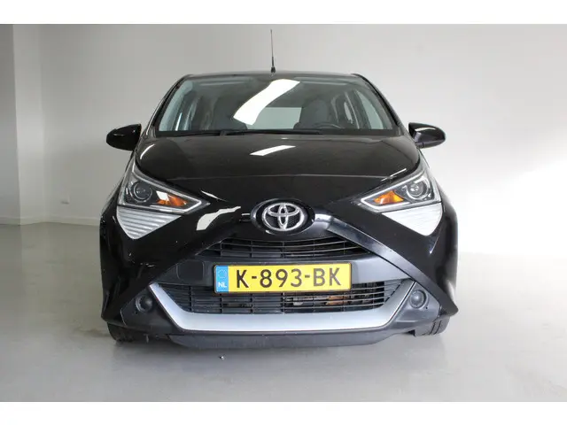 Toyota Aygo 1.0 VVT-i x-play 2020 Benzine 3
