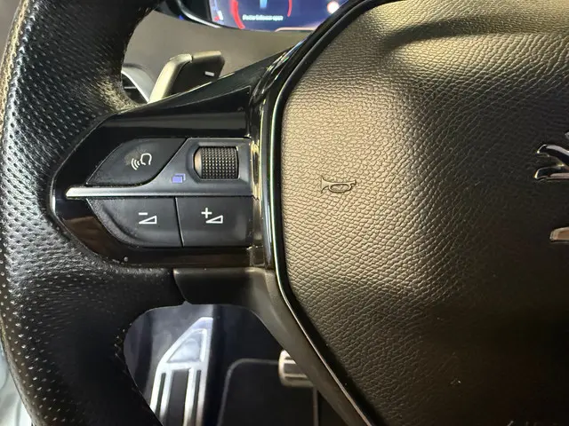 Peugeot 5008 1.6 e-THP GT-Line - 7 personen 2018 Benzine 55