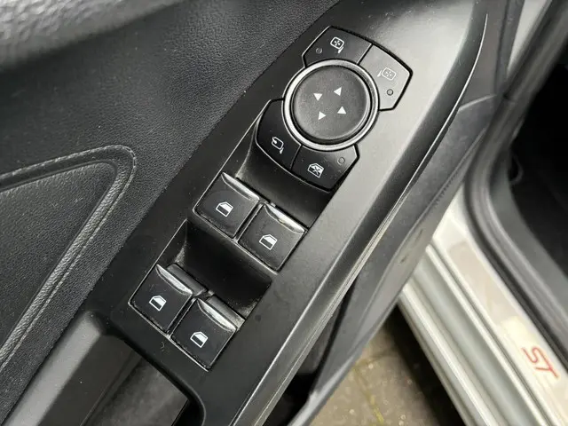 Ford Focus Wagon HELAAS VERKOCHT!!! 2019 Benzine 16