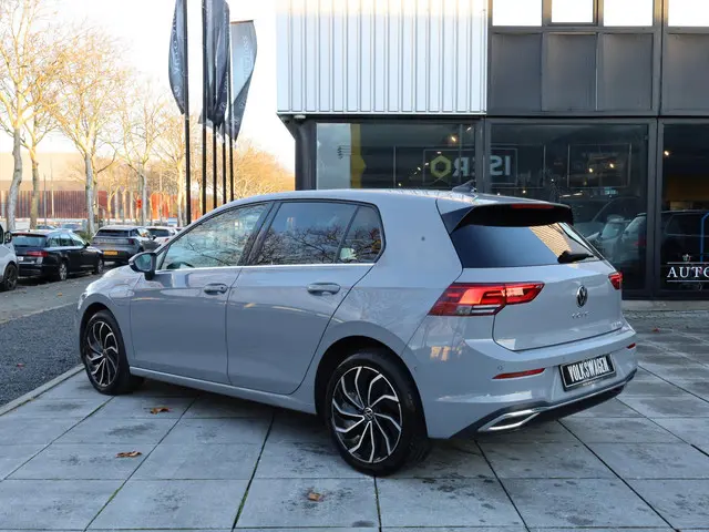 Volkswagen Golf 1.4 eHybrid PHEV 2022 Hybride Benzine 3