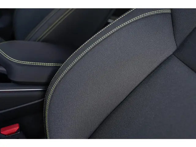 Lynk & Co 01 1.5 Core 2025 Hybride Benzine 29