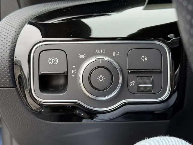 Mercedes-Benz A-Klasse 200 Aut. AMG Sport 2020 Benzine 32