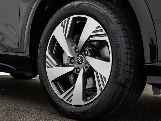 Audi Q6 e-tron S edition 252 PK 2025 Elektrisch 25