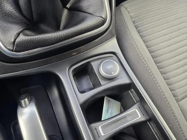 Ford C-MAX 1.5 Titanium 2015 Benzine 15