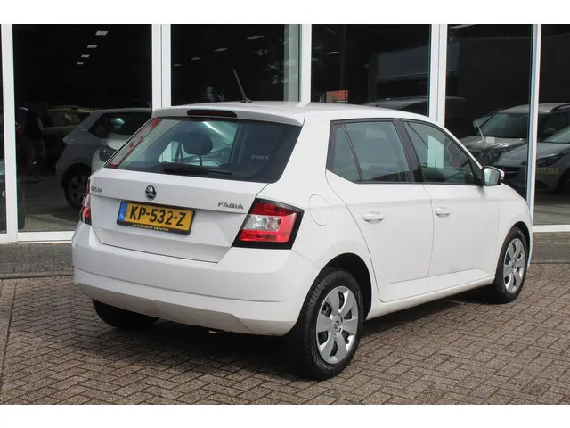 Škoda Fabia 1.4 TDI Ambition//Cruise//Airco//5drs!! 2016 Diesel 3
