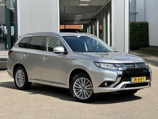 Mitsubishi Outlander 2.4 PHEV Pure+ 2019 Hybride Benzine 16