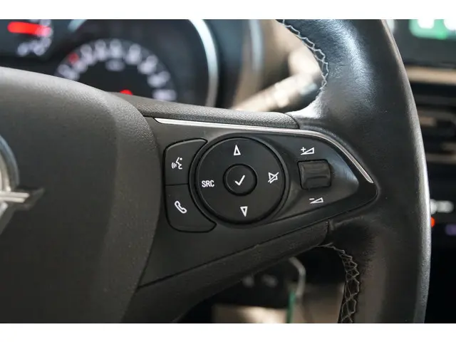 Opel Combo Tour 1.2 Turbo L2H1 Edition 7p. 2020 Benzine 24