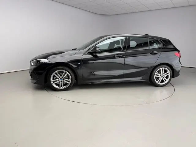 BMW 1 Serie 5-deurs 118i 2024 Benzine 24