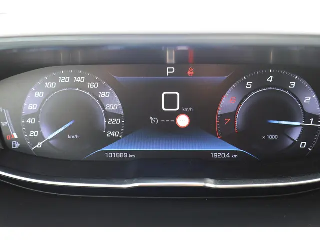 Peugeot 3008 1.2 PureTech Crossway 2020 Benzine 25