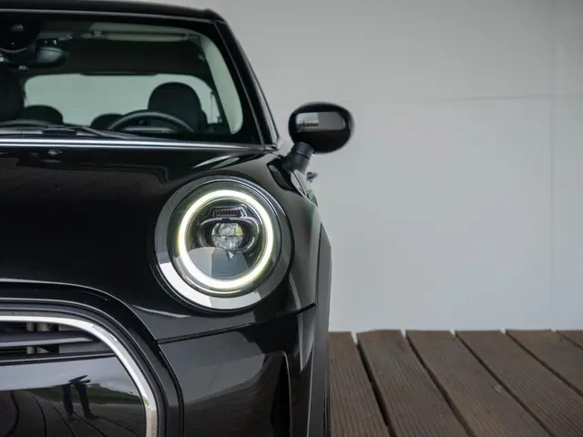 MINI 5-Deurs One Business Edition 2021 Benzine 15