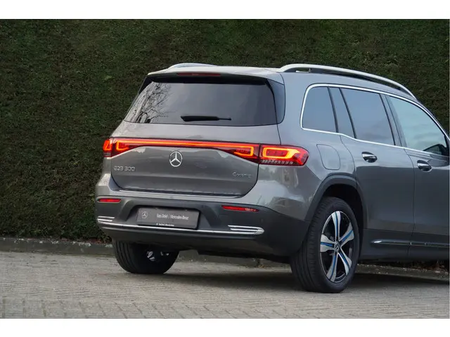 Mercedes-Benz EQB EQB 300 4MATIC 2022 Elektrisch 54