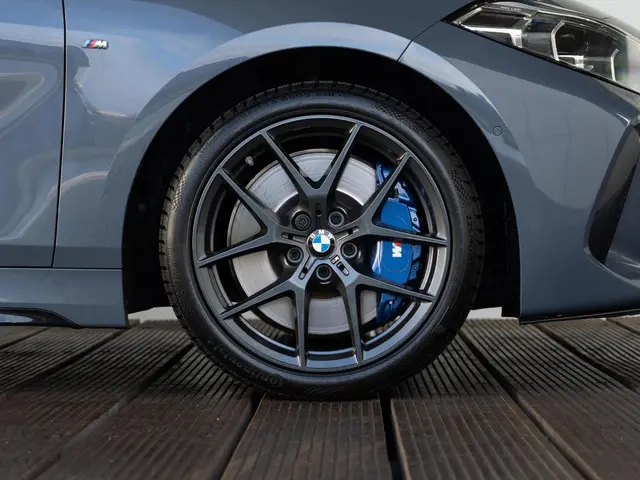 BMW 1 Serie M135i xDrive 2021 Benzine 6