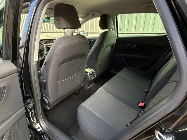 SEAT Leon Sportstourer ST 1.2 TSI Automaat 2016 Benzine 13