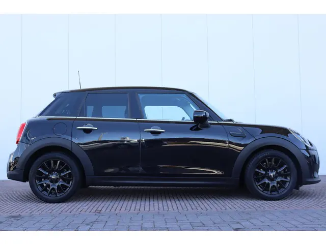 MINI Cooper Business Edition 2021 Benzine 4