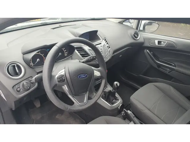 Ford Fiesta 1.0 Style 2015 Benzine 6