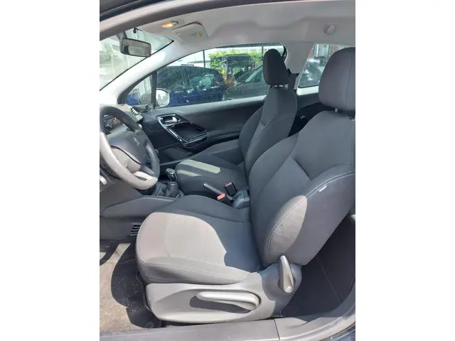Peugeot 208 1.0 VTi LIKE 2014 Benzine 16