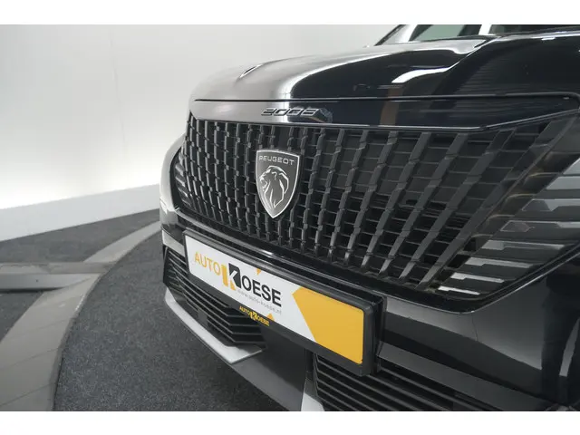 Peugeot 2008 PureTech 130 EAT8 GT 2024 Benzine 16