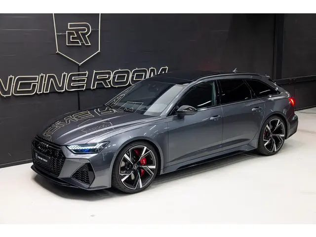 Audi RS6 Avant TFSI quattro 2022 Benzine 12
