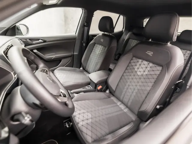 Volkswagen T-Cross 1.5 TSI R-Line 2025 Benzine 15