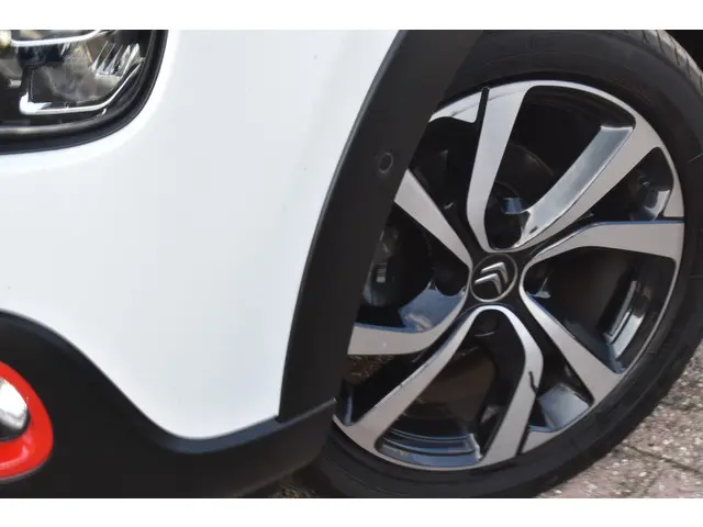 Citroën C3 PureTech 110 Shine 2021 Benzine 6