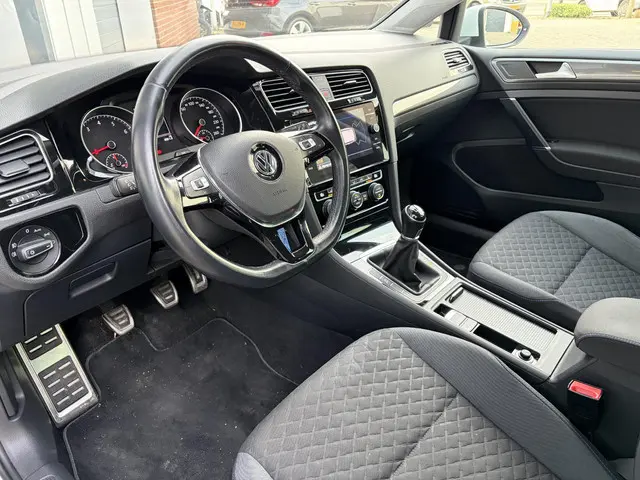 Volkswagen Golf Variant 1.0 TSI Highline 2018 Benzine 10