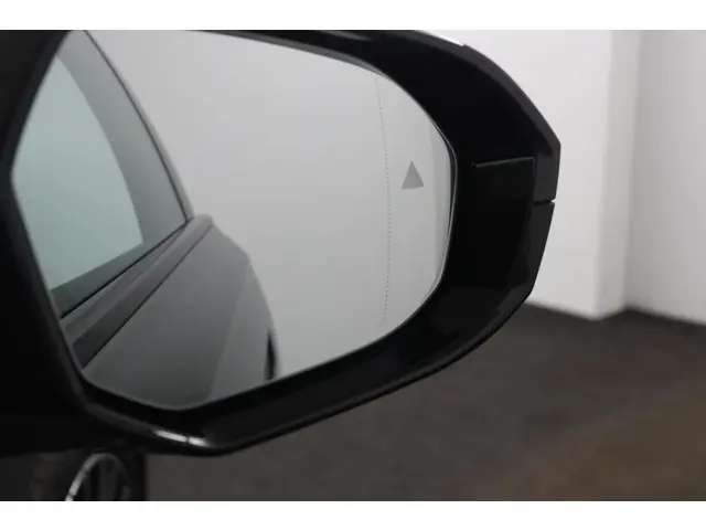 BMW 7 Serie 750e xDrive 2024 Hybride Benzine 38