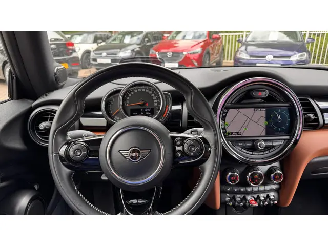 MINI Cooper Mini 1.5 60 Years Edition 2019 Benzine 24