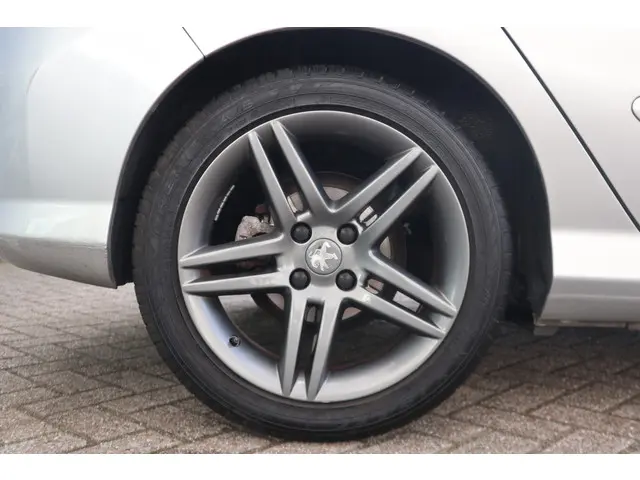 Peugeot 308 1.6 THP Sportium 2013 Benzine 34
