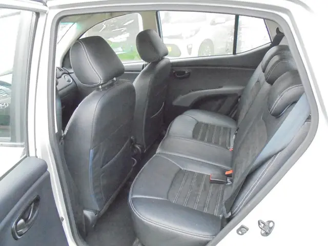 Hyundai i10 1.0 Black pack , Airco, NL-auto. 2013 Benzine 5