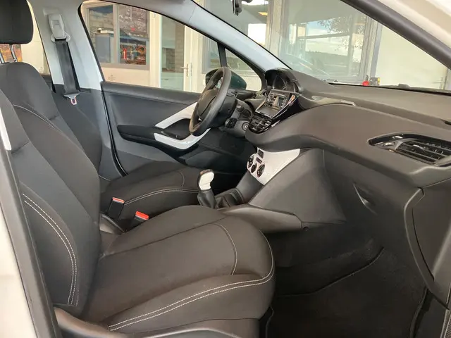 Peugeot 208 1.2 PureTech Like VERKOCHT 2018 Benzine 13