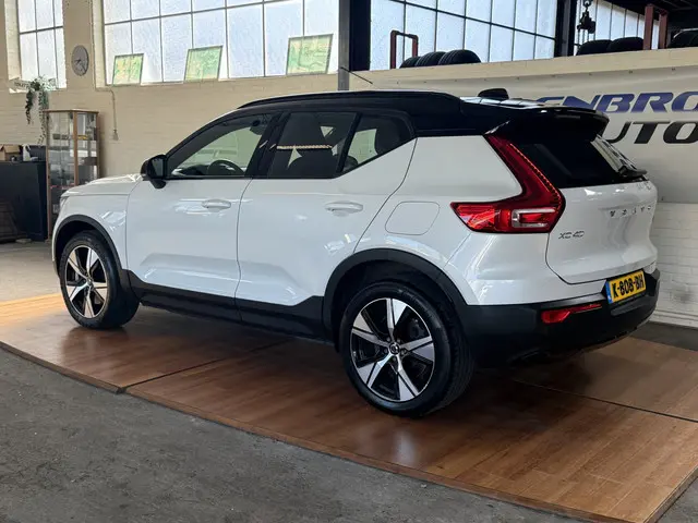 Volvo XC40 3