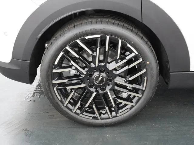 MINI 5-Deurs Cooper C 2026 Benzine 31