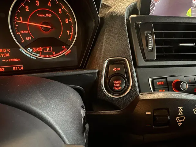 BMW 1 Serie 116i High Executive 2015 Benzine 22