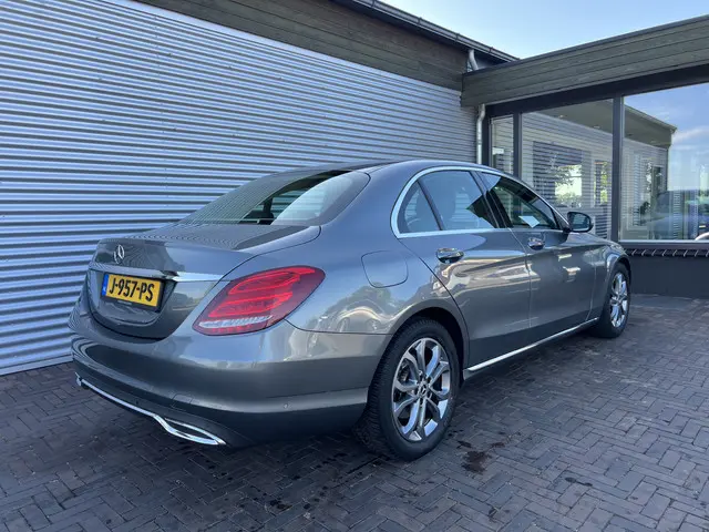 Mercedes-Benz C-Klasse 180 Premium Plus 2018 Benzine 12