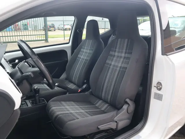 Volkswagen up! 1.0 move up! BlueMotion 2016 Benzine 7