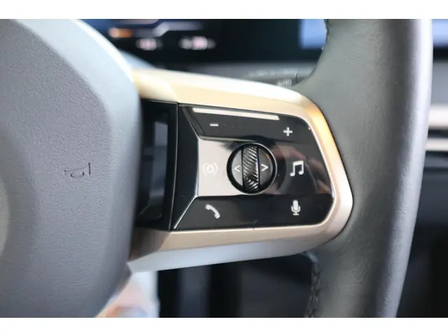 BMW iX xDrive40 2024 Elektrisch 22