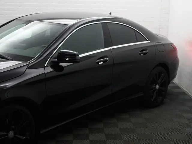 Mercedes-Benz CLA 180 AMG Edition Plus- 2016 Benzine 22