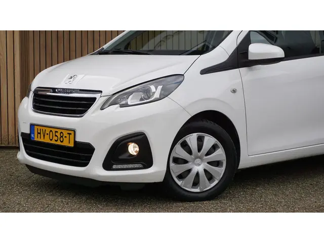 Peugeot 108 1.0 VTi 69pk 3Drs Active 2016 Benzine 23
