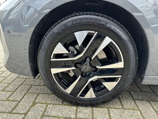 Peugeot 208 1.2 Turbo 100 PK Allure 2025 Benzine 48