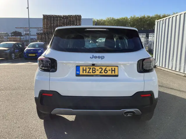 Jeep Avenger 1.2T 100 ALTITUDE 2024 Benzine 5