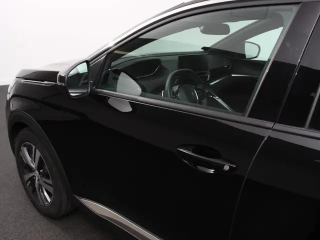 Peugeot 3008 1.2 PureTech 136 Allure Pack 2024 Benzine 23
