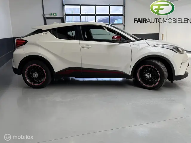 Toyota C-HR 1.8 Hybrid Executive 2018 Hybride Benzine 9