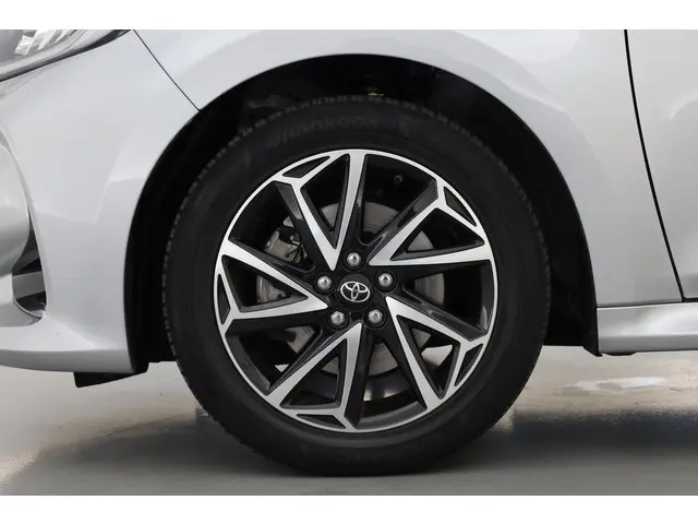 Toyota Yaris 1.5 Hybrid Dynamic 2023 Hybride Benzine 27