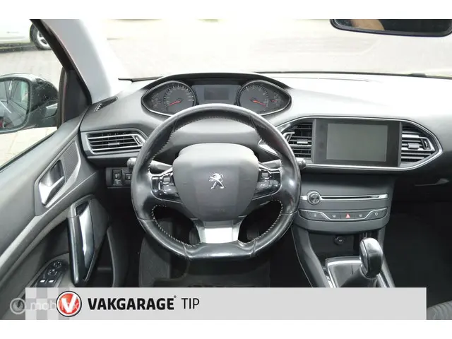 Peugeot 308 1.2 PureTech Blue Lion 2017 Benzine 16