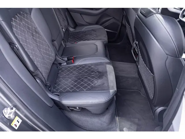 Audi Q8 55 TFSI quattro 2019 Benzine 64